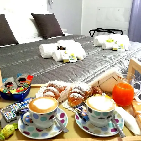 36 Passi Dal Mare Bed & Breakfast 2*