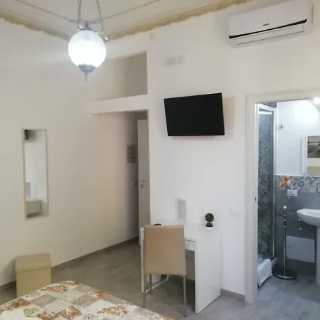 36 Passi Dal Mare Bed & Breakfast 2*